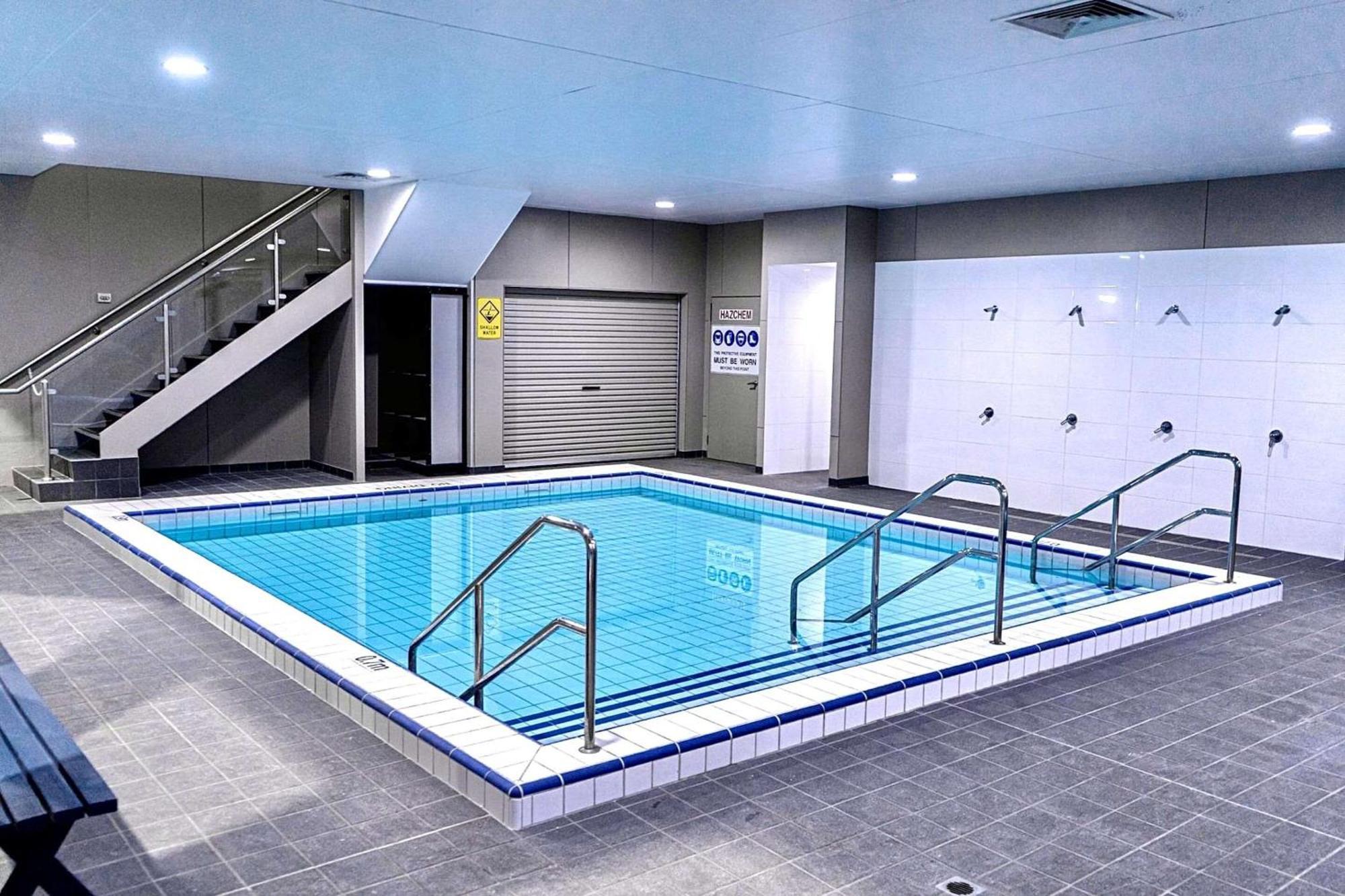 Quality Hotel Taylors Lakes Экстерьер фото