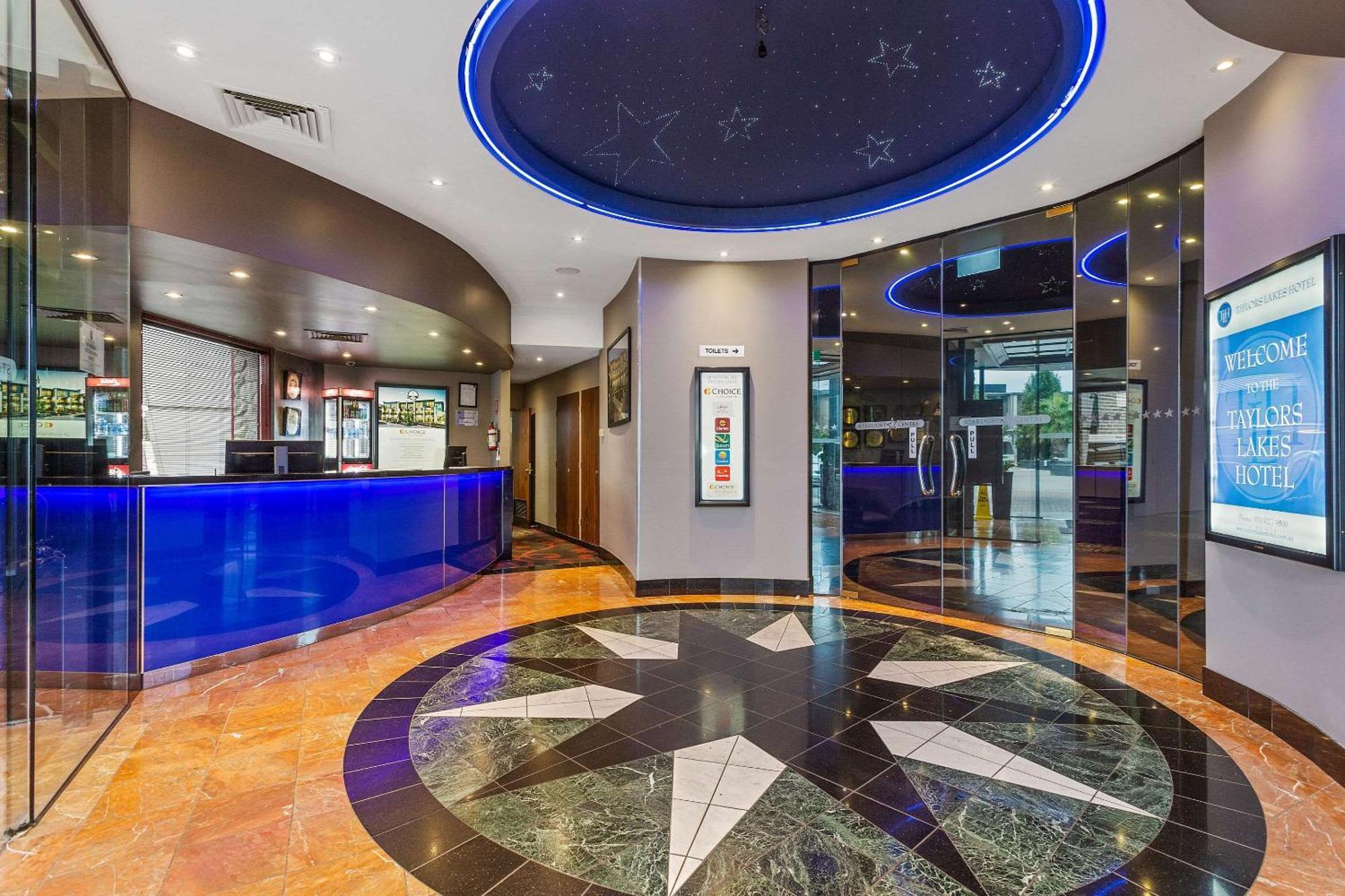 Quality Hotel Taylors Lakes Экстерьер фото