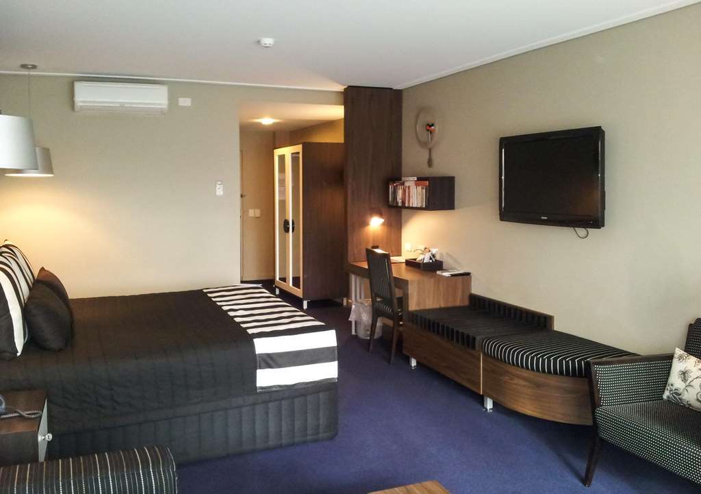 Quality Hotel Taylors Lakes Номер фото