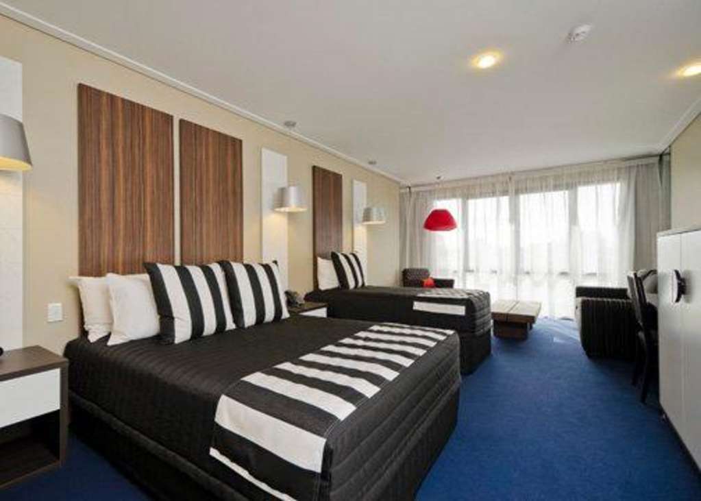 Quality Hotel Taylors Lakes Номер фото