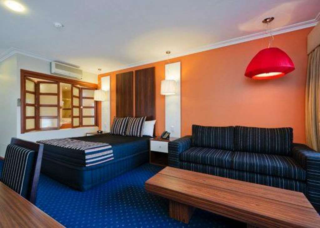 Quality Hotel Taylors Lakes Номер фото