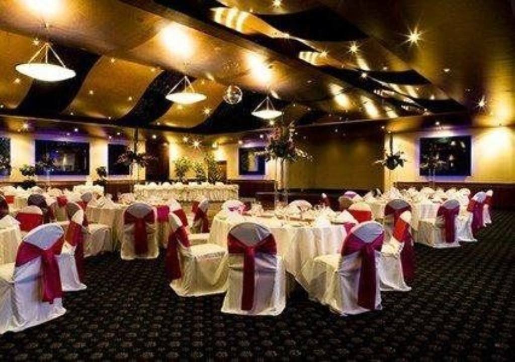 Quality Hotel Taylors Lakes Экстерьер фото