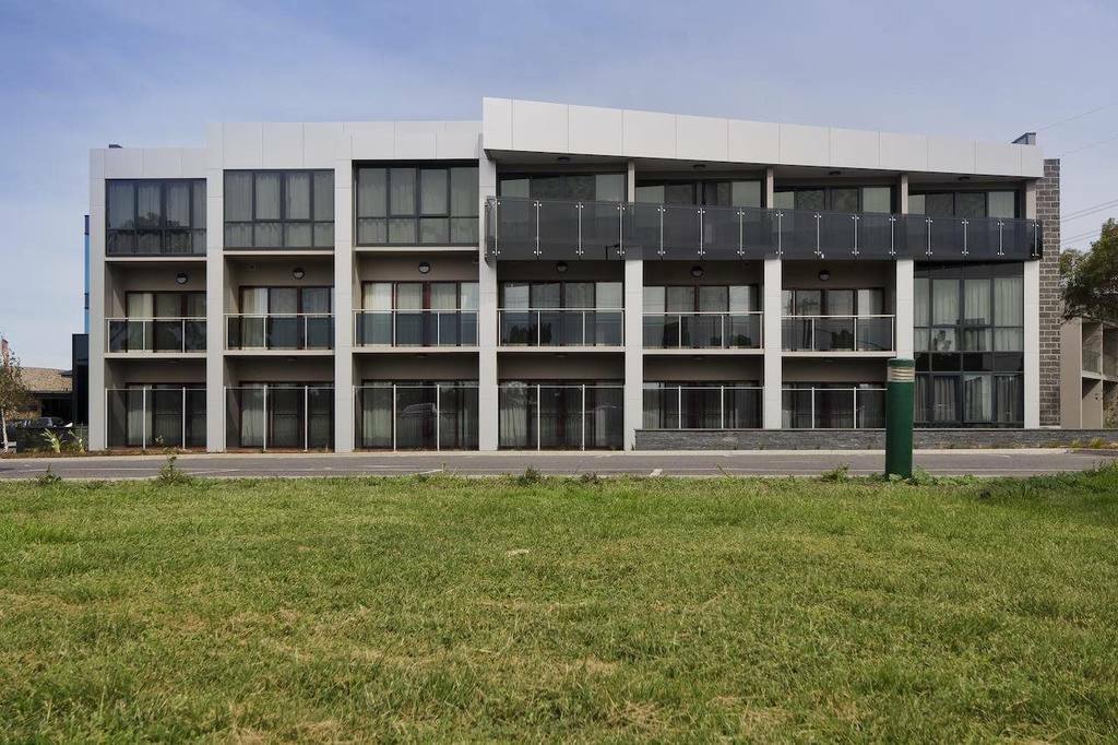 Quality Hotel Taylors Lakes Экстерьер фото